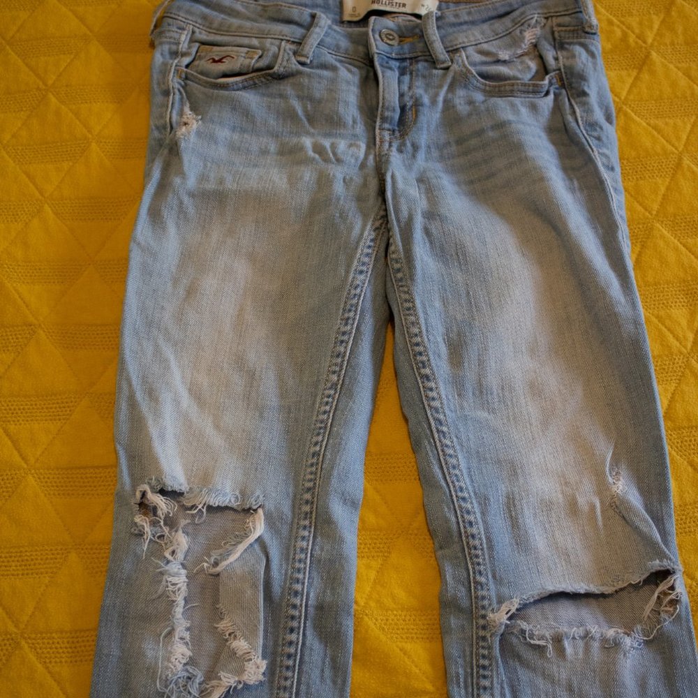 Hollister Distressed Jeans size 0